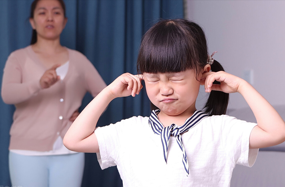【阜陽(yáng)心理咨詢(xún)中心】孩子越來(lái)越不聽(tīng)話(huà)，其實(shí)要的是你的陪伴
